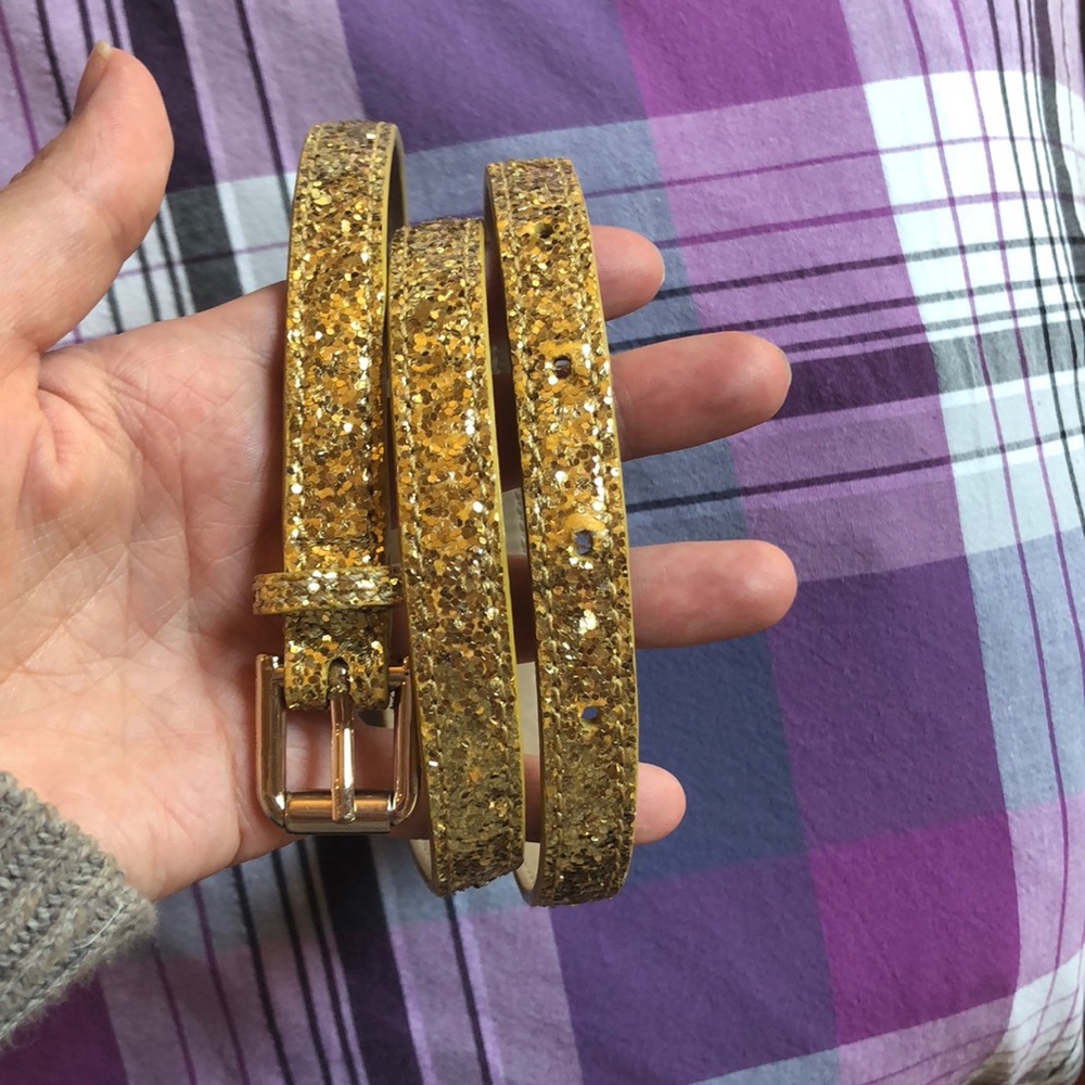 Thin gold belt